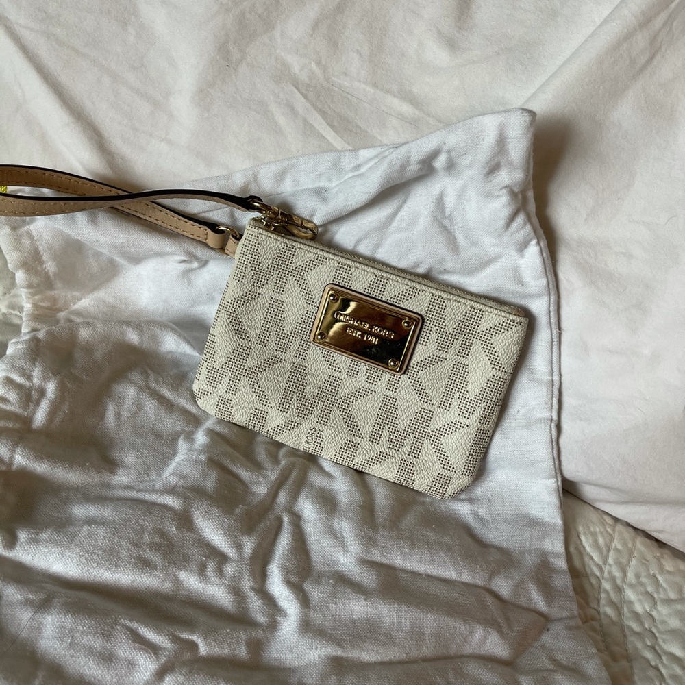 Micheal Kors Wristlet